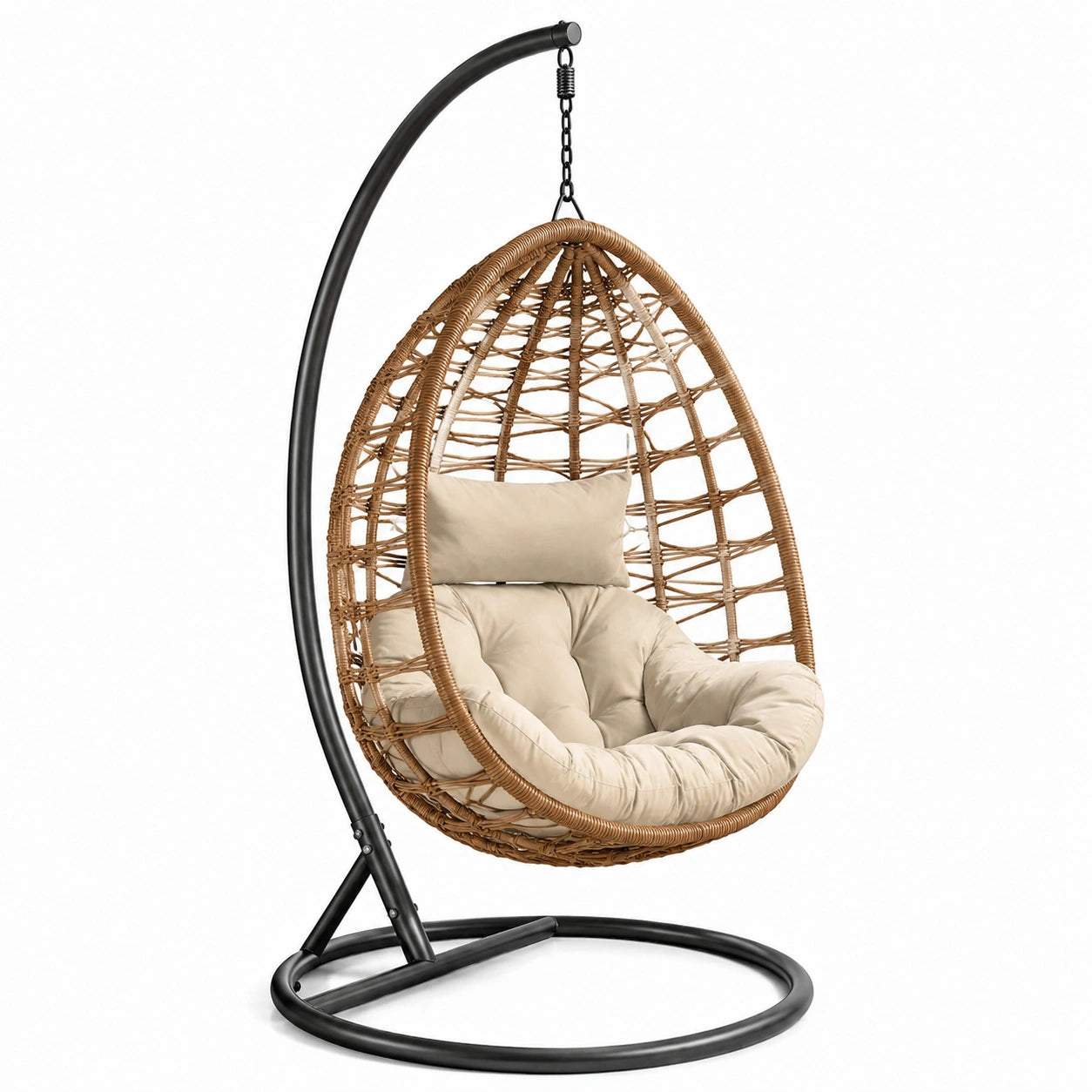 Sillón colgante de ratán sintético con cojines beige y estructura de acero negro