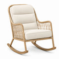Silla mecedora de ratán con cojines color crema y estructura madera